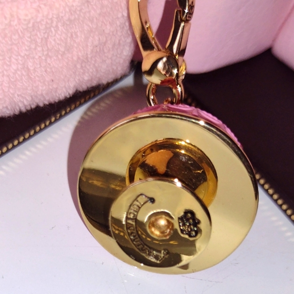 Juicy Couture 3 Tiered Strawberry Shortcake Never Removed From 🎁 NWT - Picture 2 of 7